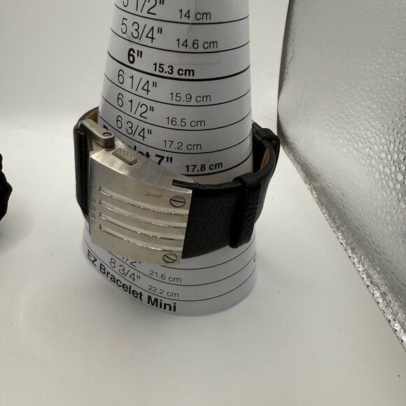 Rare Diesel Watch DZ 7079 for parts or repair has new battery not running EUC - Picture 5 of 11